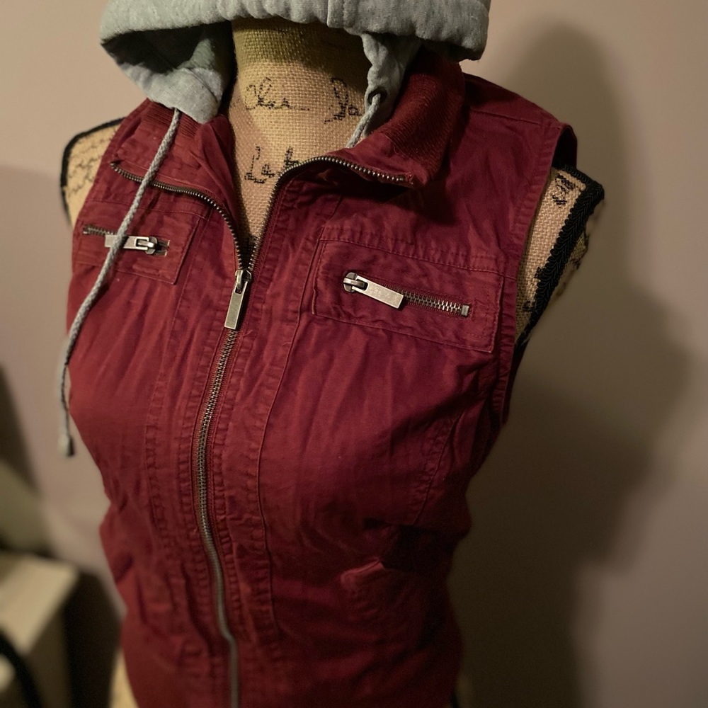 Wet seal vest